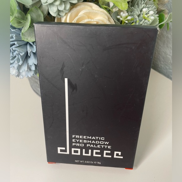 🟤✨ Doucce Freematic Eyeshadow Pro Palette - Picture 4 of 4